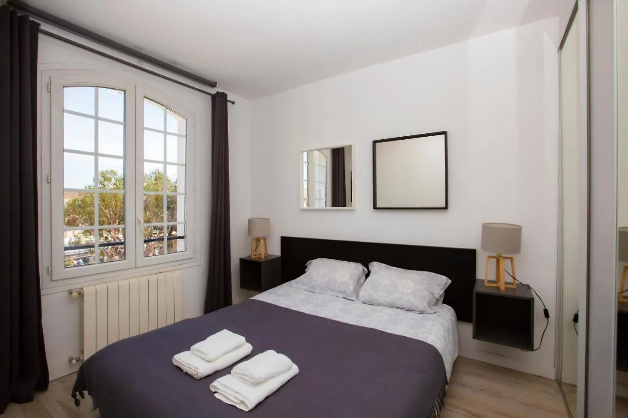 Cosy Tropez, La Petite Venise, Port-Grimaud Apartment